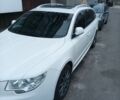 Белый Шкода Суперб, объемом двигателя 1.8 л и пробегом 245 тыс. км за 8000 $, фото 1 на Automoto.ua