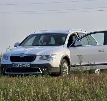 Белый Шкода Суперб, объемом двигателя 2 л и пробегом 217 тыс. км за 12000 $, фото 1 на Automoto.ua