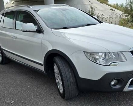 Белый Шкода Суперб, объемом двигателя 2 л и пробегом 217 тыс. км за 12000 $, фото 4 на Automoto.ua