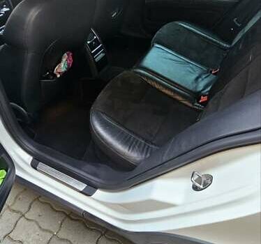 Белый Шкода Суперб, объемом двигателя 1.97 л и пробегом 165 тыс. км за 14500 $, фото 5 на Automoto.ua