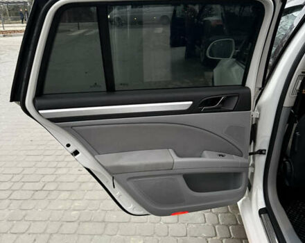 Белый Шкода Суперб, объемом двигателя 1.97 л и пробегом 309 тыс. км за 10499 $, фото 17 на Automoto.ua