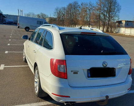 Белый Шкода Суперб, объемом двигателя 2 л и пробегом 280 тыс. км за 10700 $, фото 7 на Automoto.ua