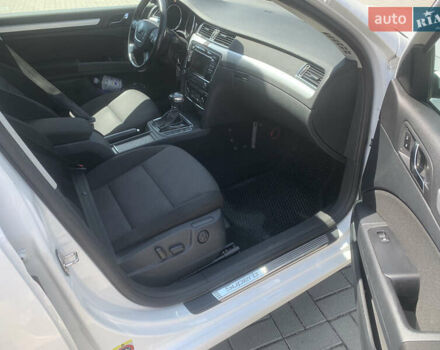 Белый Шкода Суперб, объемом двигателя 2 л и пробегом 285 тыс. км за 11000 $, фото 18 на Automoto.ua