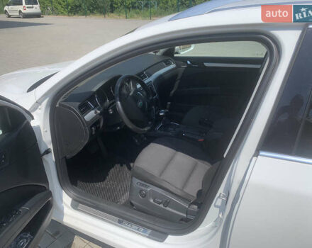 Белый Шкода Суперб, объемом двигателя 2 л и пробегом 285 тыс. км за 11000 $, фото 6 на Automoto.ua