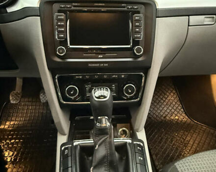 Белый Шкода Суперб, объемом двигателя 1.97 л и пробегом 309 тыс. км за 10499 $, фото 23 на Automoto.ua