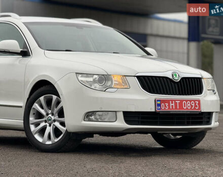 Білий Шкода Суперб, об'ємом двигуна 2 л та пробігом 317 тис. км за 12900 $, фото 1 на Automoto.ua
