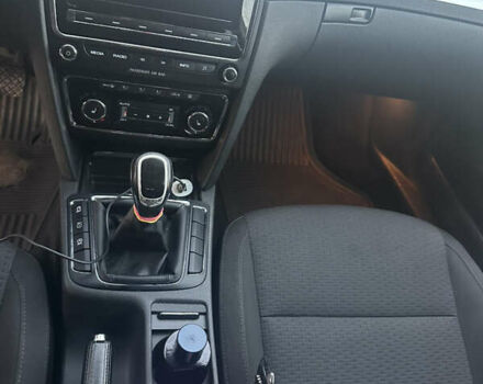 Белый Шкода Суперб, объемом двигателя 1.6 л и пробегом 260 тыс. км за 11600 $, фото 16 на Automoto.ua