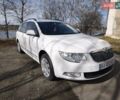 Белый Шкода Суперб, объемом двигателя 2 л и пробегом 300 тыс. км за 9600 $, фото 1 на Automoto.ua