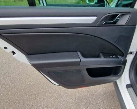 Белый Шкода Суперб, объемом двигателя 2 л и пробегом 217 тыс. км за 12000 $, фото 11 на Automoto.ua