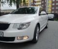 Белый Шкода Суперб, объемом двигателя 2 л и пробегом 275 тыс. км за 12100 $, фото 1 на Automoto.ua