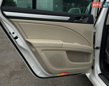 Білий Шкода Суперб, об'ємом двигуна 2 л та пробігом 317 тис. км за 12900 $, фото 42 на Automoto.ua