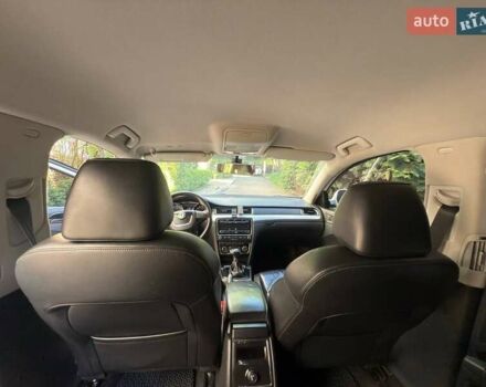 Белый Шкода Суперб, объемом двигателя 2 л и пробегом 203 тыс. км за 10300 $, фото 10 на Automoto.ua