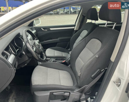 Белый Шкода Суперб, объемом двигателя 1.8 л и пробегом 241 тыс. км за 7300 $, фото 14 на Automoto.ua