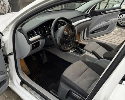 Белый Шкода Суперб, объемом двигателя 1.97 л и пробегом 309 тыс. км за 10499 $, фото 20 на Automoto.ua