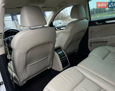 Білий Шкода Суперб, об'ємом двигуна 2 л та пробігом 317 тис. км за 12900 $, фото 45 на Automoto.ua