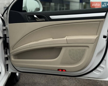 Білий Шкода Суперб, об'ємом двигуна 2 л та пробігом 317 тис. км за 12900 $, фото 51 на Automoto.ua