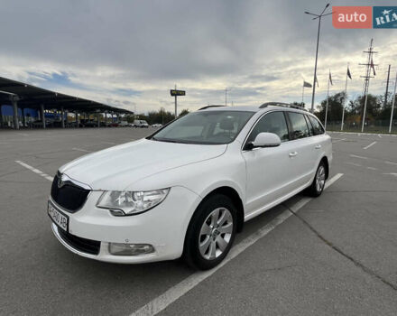 Белый Шкода Суперб, объемом двигателя 1.8 л и пробегом 241 тыс. км за 7300 $, фото 6 на Automoto.ua