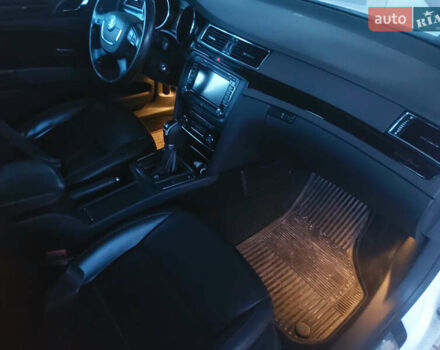 Белый Шкода Суперб, объемом двигателя 2 л и пробегом 280 тыс. км за 10700 $, фото 12 на Automoto.ua