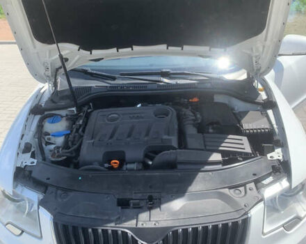 Белый Шкода Суперб, объемом двигателя 2 л и пробегом 285 тыс. км за 11000 $, фото 19 на Automoto.ua