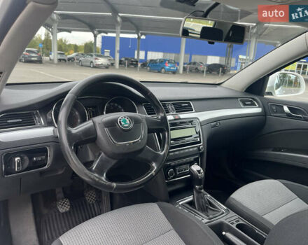 Белый Шкода Суперб, объемом двигателя 1.8 л и пробегом 241 тыс. км за 7300 $, фото 15 на Automoto.ua