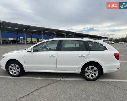 Белый Шкода Суперб, объемом двигателя 1.8 л и пробегом 241 тыс. км за 7300 $, фото 2 на Automoto.ua
