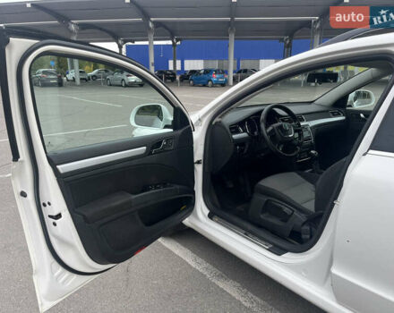 Белый Шкода Суперб, объемом двигателя 1.8 л и пробегом 241 тыс. км за 7300 $, фото 12 на Automoto.ua