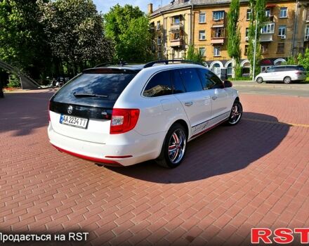Белый Шкода Суперб, объемом двигателя 1.8 л и пробегом 134 тыс. км за 12300 $, фото 2 на Automoto.ua