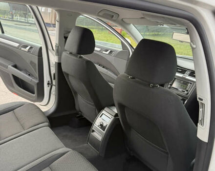 Белый Шкода Суперб, объемом двигателя 2 л и пробегом 195 тыс. км за 13999 $, фото 12 на Automoto.ua