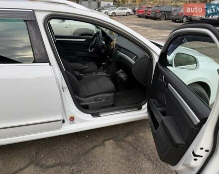 Белый Шкода Суперб, объемом двигателя 2 л и пробегом 217 тыс. км за 14200 $, фото 13 на Automoto.ua