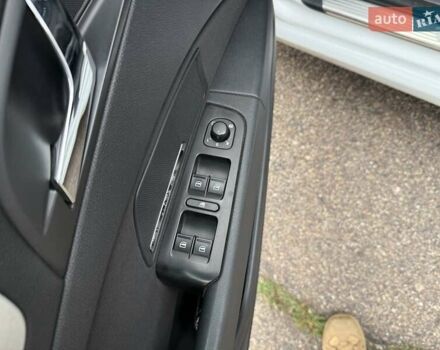 Белый Шкода Суперб, объемом двигателя 2 л и пробегом 217 тыс. км за 14200 $, фото 11 на Automoto.ua