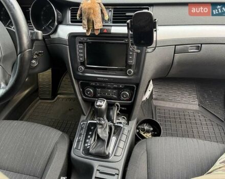 Белый Шкода Суперб, объемом двигателя 2 л и пробегом 217 тыс. км за 14200 $, фото 12 на Automoto.ua