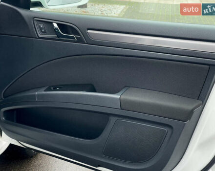 Білий Шкода Суперб, об'ємом двигуна 2 л та пробігом 273 тис. км за 12700 $, фото 30 на Automoto.ua