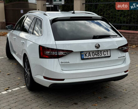 Білий Шкода Суперб, об'ємом двигуна 2 л та пробігом 173 тис. км за 17000 $, фото 5 на Automoto.ua