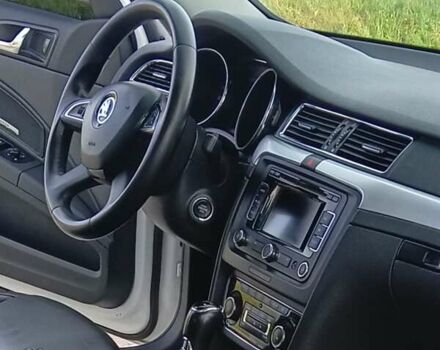 Шкода Суперб 2015 у Дрогобичі на Automoto.ua Білий Шкода Суперб, об'ємом двигуна 1.6 л та пробігом 292 тис. км за 10999 $, фото 16 на Automoto.ua