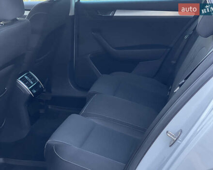 Білий Шкода Суперб, об'ємом двигуна 1.6 л та пробігом 242 тис. км за 13250 $, фото 43 на Automoto.ua