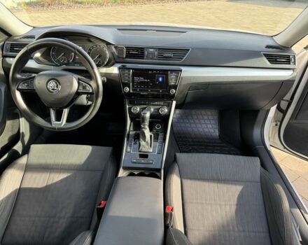 Белый Шкода Суперб, объемом двигателя 1.6 л и пробегом 235 тыс. км за 14200 $, фото 12 на Automoto.ua