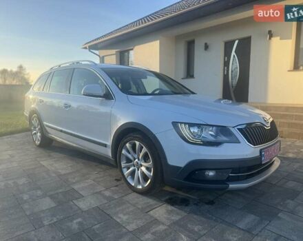 Белый Шкода Суперб, объемом двигателя 2 л и пробегом 242 тыс. км за 12900 $, фото 2 на Automoto.ua