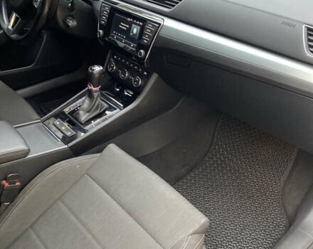 Белый Шкода Суперб, объемом двигателя 1.8 л и пробегом 248 тыс. км за 13700 $, фото 8 на Automoto.ua