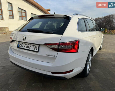 Белый Шкода Суперб, объемом двигателя 1.6 л и пробегом 235 тыс. км за 14000 $, фото 9 на Automoto.ua