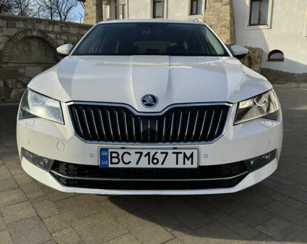 Белый Шкода Суперб, объемом двигателя 1.6 л и пробегом 235 тыс. км за 14000 $, фото 1 на Automoto.ua