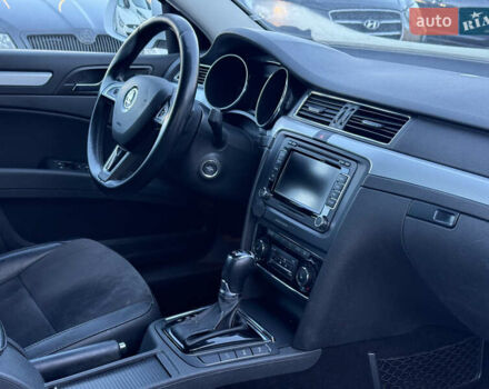 Белый Шкода Суперб, объемом двигателя 2 л и пробегом 235 тыс. км за 12750 $, фото 24 на Automoto.ua