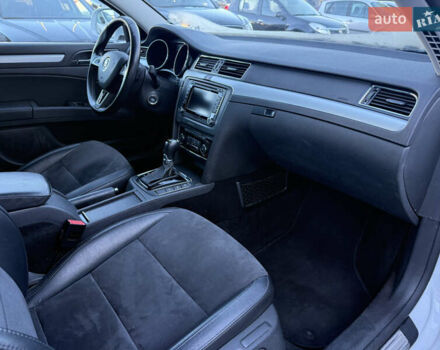 Белый Шкода Суперб, объемом двигателя 2 л и пробегом 235 тыс. км за 12750 $, фото 25 на Automoto.ua