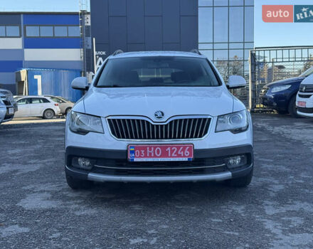 Белый Шкода Суперб, объемом двигателя 2 л и пробегом 235 тыс. км за 12750 $, фото 2 на Automoto.ua