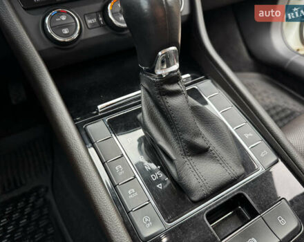 Белый Шкода Суперб, объемом двигателя 1.97 л и пробегом 173 тыс. км за 17000 $, фото 27 на Automoto.ua