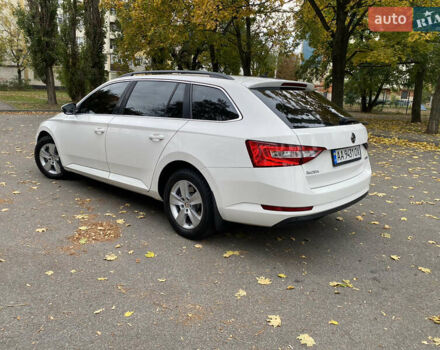 Белый Шкода Суперб, объемом двигателя 1.8 л и пробегом 248 тыс. км за 13700 $, фото 2 на Automoto.ua