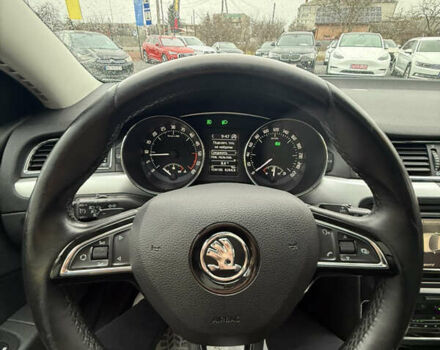 Белый Шкода Суперб, объемом двигателя 2 л и пробегом 160 тыс. км за 15500 $, фото 11 на Automoto.ua