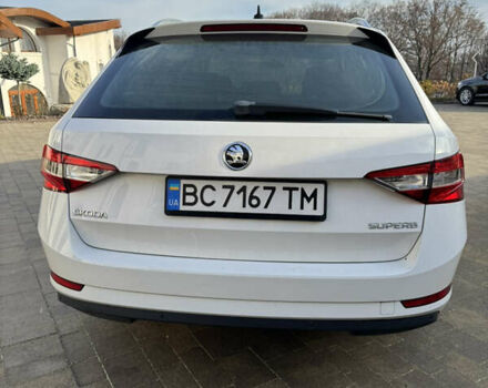 Белый Шкода Суперб, объемом двигателя 1.6 л и пробегом 235 тыс. км за 14000 $, фото 8 на Automoto.ua