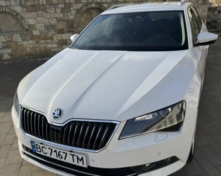 Белый Шкода Суперб, объемом двигателя 1.6 л и пробегом 235 тыс. км за 14000 $, фото 2 на Automoto.ua