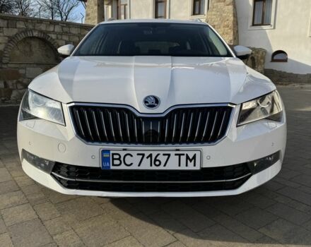 Белый Шкода Суперб, объемом двигателя 1.6 л и пробегом 235 тыс. км за 14200 $, фото 1 на Automoto.ua
