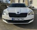 Белый Шкода Суперб, объемом двигателя 1.6 л и пробегом 235 тыс. км за 14200 $, фото 1 на Automoto.ua